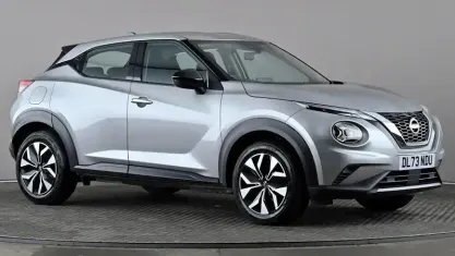 Used Nissan Juke Acenta 114 HP (83 kW) 2023 Silver SUV