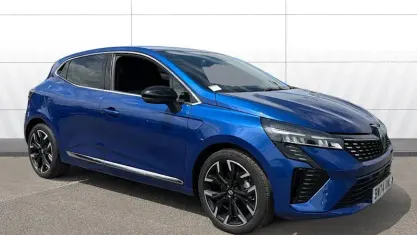 Used Renault Clio Techno 143 HP (105 kW) 2025 Blue Hatchback