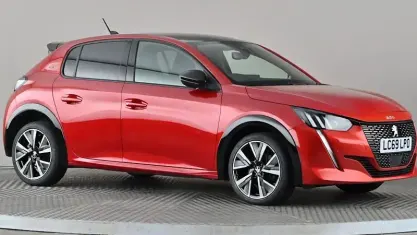Used Peugeot 208 GT-line 102 HP (75 kW) 2020 Red Hatchback