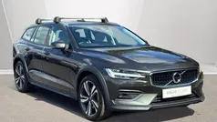 724 pine grey Used 2019 Volvo V60 CC Estate | £28,233 (Fair price)