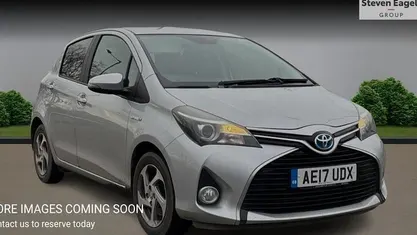 Used 2016 Toyota Yaris Hybrid Hatchback | £12,000 (Fair price)