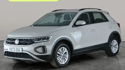 Usado VW T-Roc Life 110 CV (80 kW) 2023 Gris SUV