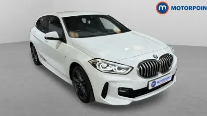 Usado BMW 118 M Sport 136 HP (100 kW) 2023 Branco Citadino