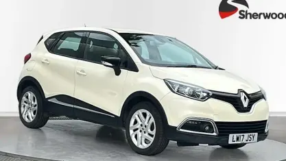 Used Renault Captur Dynamique 90 HP (66 kW) 2017 White SUV