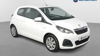 Used Peugeot 108 Active 68 HP (50 kW) 2017 White Hatchback