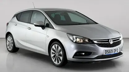 Used Vauxhall Astra 125 HP (91 kW) 2019 Silver Hatchback