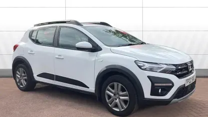 Usado Dacia Sandero Comfort 91 CV (66 kW) 2022 Blanco Utilitario