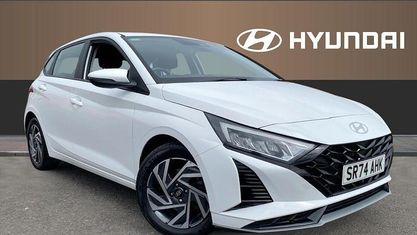 Używany Hyundai i20 Advanced 101 KM (74 kW) 2024 Biały Hatchback