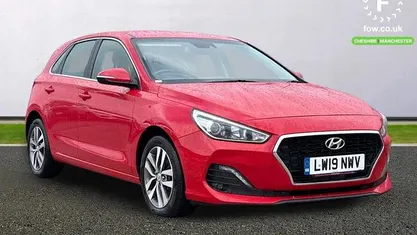 Used Hyundai i30 SE 120 HP (88 kW) 2019 Red Hatchback