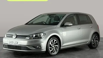 Begagnad VW Golf VII Match 131 HK (96 kW) 2019 Silver Halvkombi
