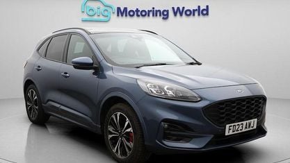 Usado Ford Kuga ST-Line X 224 HP (164 kW) 2023 SUV