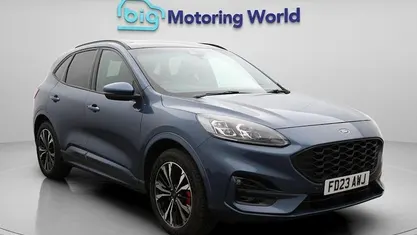 Usado Ford Kuga ST-Line X 224 HP (164 kW) 2023 SUV