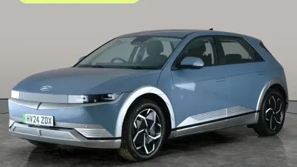 Begagnad Hyundai Ioniq Premium 125 kW (170 HK) 2024 Blå Halvkombi