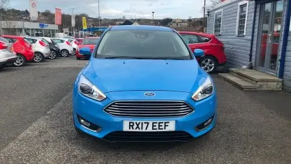 Używany Ford Focus Titanium X 120 KM (88 kW) 2017 Niebieski Hatchback