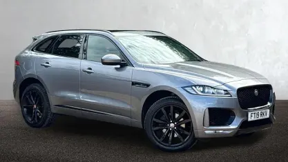 Käytetty Jaguar F-Pace Chequered Flag 250 HP (183 kW) 2020 Katumaasturi