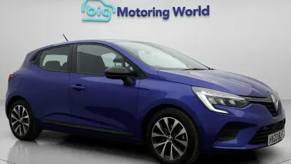 Used Renault Clio Evolution 145 HP (106 kW) 2023 Blue Hatchback