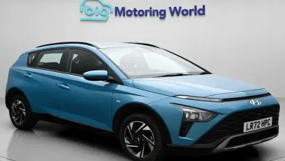 Begagnad Hyundai Bayon SE 101 HK (74 kW) 2023 Turkos SUV
