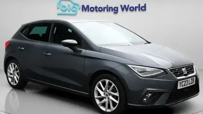 Usado Seat Ibiza FR 80 HP (58 kW) 2023 Cinzento Citadino