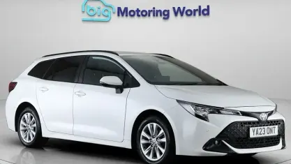 Used Toyota Corolla 140 HP (102 kW) 2023 White Estate