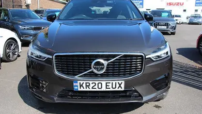 Usado Volvo XC60 R-Design Pro 250 HP (183 kW) 2020 Cinzento SUV