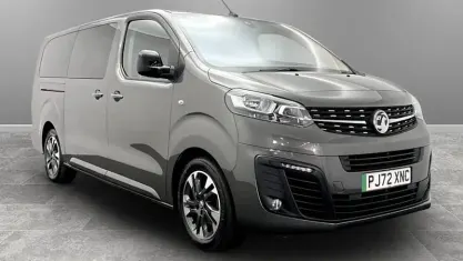Usado Vauxhall Vivaro Ultimate 100 kW (136 HP) 2023 Monovolume