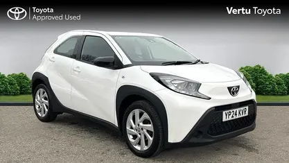 Used Toyota Aygo X PURE 72 HP (52 kW) 2024 SUV