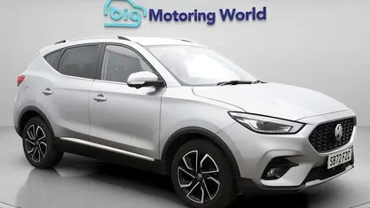 Usado MG ZS Exclusive 106 HP (77 kW) 2023 Prateado SUV
