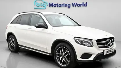 Usado Mercedes GLC220 Urban 170 CV (125 kW) 2019 Blanco Familiar