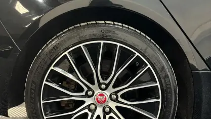 Used Jaguar XE R-Dynamic 250 HP (183 kW) 2019 Black Sedan