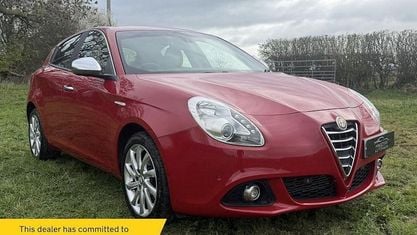 Begagnad Alfa Romeo Giulietta Business 105 HK (77 kW) 2015 Halvkombi