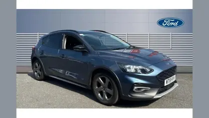 Used Ford Focus Active 125 HP (91 kW) 2019 Blue Hatchback