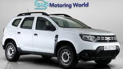 Begagnad Dacia Duster Essentiel 91 HK (66 kW) 2023 Vit SUV