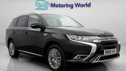 Begagnad Mitsubishi Outlander P-HEV 177 HK (130 kW) 2019 Kombi