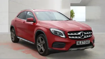 Usado Mercedes GLA200 AMG Line Premium 156 HP (114 kW) 2019 SUV