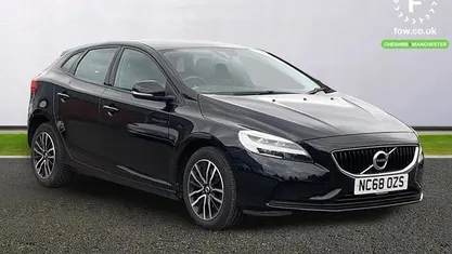 Used Volvo V40 Momentum 122 HP (89 kW) 2019 Black Hatchback