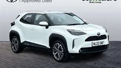 White Used 2022 Toyota Yaris Cross SUV | £22,000 (Fair price)