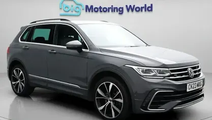 Begagnad VW Tiguan R-line 245 HK (180 kW) 2023 Grå SUV