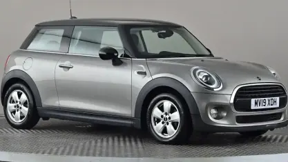 Used Mini Cooper Classic 136 HP (100 kW) 2019 Silver Hatchback