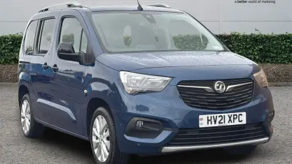 Used Vauxhall Combo Elite 131 HP (96 kW) 2021 Blue MPV