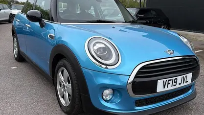 Used Mini Cooper Classic 136 HP (100 kW) 2019 Blue Hatchback