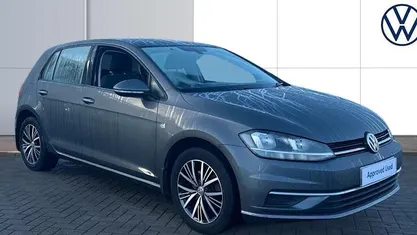 Used 2018 VW Golf VII SE Hatchback | £12,650 (Fair price)