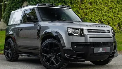 Used Land Rover Defender SE 249 HP (183 kW) 2023 SUV