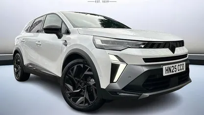 White Used 2025 Renault Symbioz Techno Esprit Alpine SUV | £22,099 (Fair price)