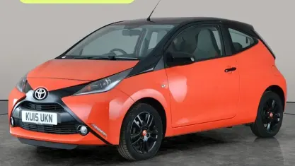 Used Toyota Aygo X-cite 69 HP (50 kW) 2015 Orange Hatchback