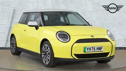 New Mini Cooper Hatch 135 kW (184 HP) 2025 Yellow Hatchback