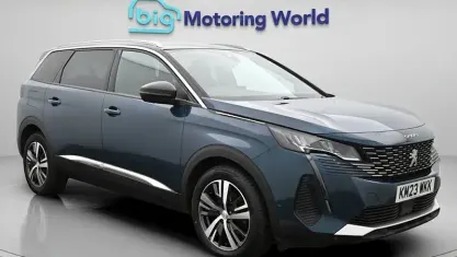 Begagnad Peugeot 5008 Allure+ 131 HK (96 kW) 2023 Blå SUV