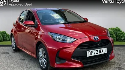 Usado Toyota Yaris Hybrid 116 HP (85 kW) 2026 Citadino