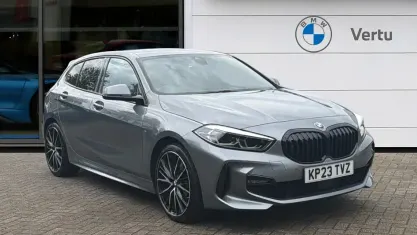 Usado BMW 118 M Sport 136 CV (100 kW) 2023 Gris Utilitario