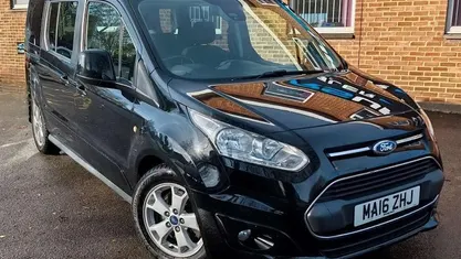Used Ford Tourneo Titanium 120 HP (88 kW) 2017 Estate