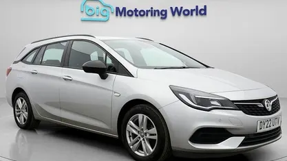 Used Vauxhall Astra Business Edition 122 HP (89 kW) 2021 Silver Estate